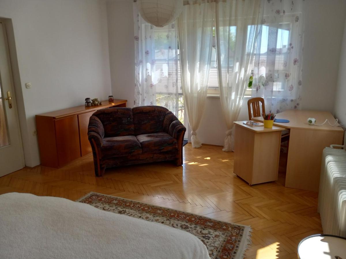 Lovely 2-Bedroom Appartment With Free Parking Dobrova Exterior photo